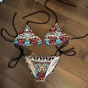 Venus triangle top bikini size medium / Large